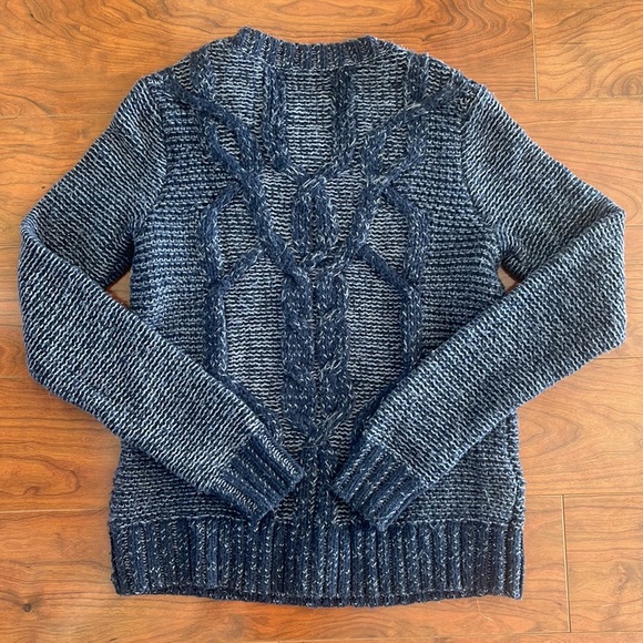 COPY - Abercrombie & Fitch Blue Slim Rib Cable Knit Crewneck Sweater - Picture 11 of 13